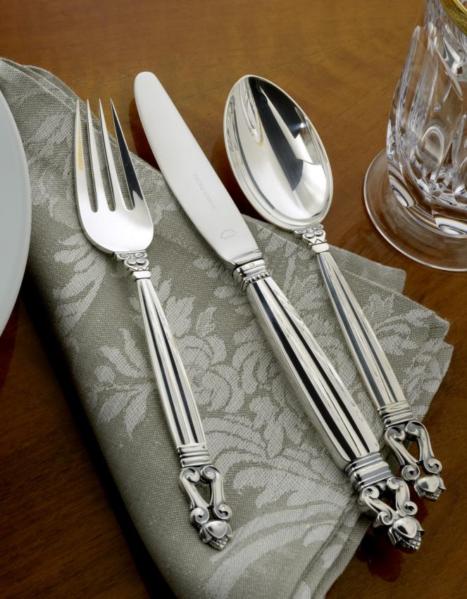 Jensen Acorn cutlery in sterling at Besteckliste